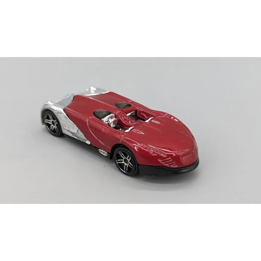 Mattel Hot Wheels 2004 Red & Silver Xtreemster 1:64 Diecast Car